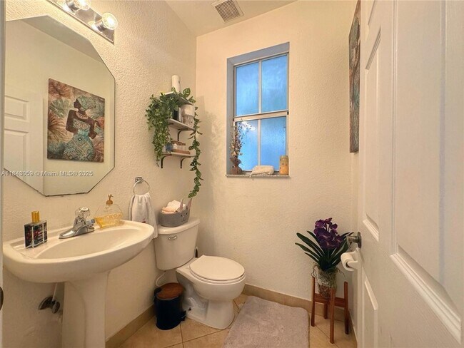 Building Photo - 10828 NW 85th Terrace