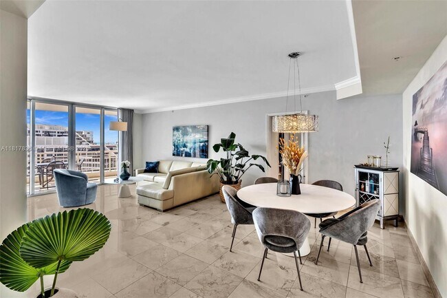 Primary Photo - 848 Brickell Key Dr