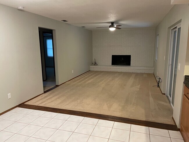 Building Photo - 1280 Gladiolas Dr
