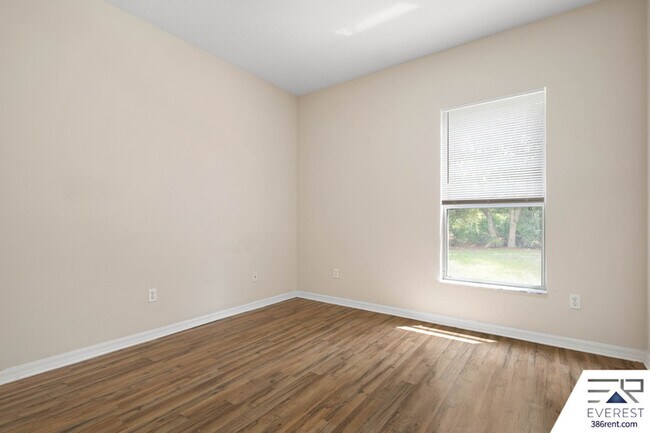 Building Photo - 40 Persimmon Dr