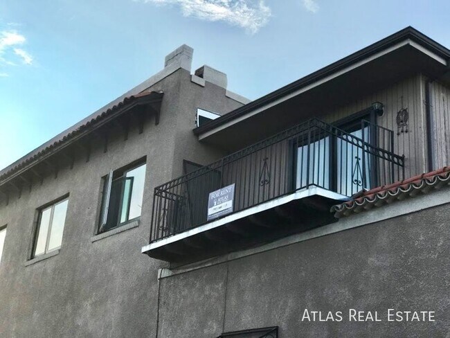 Building Photo - 1535 W 34th Ave