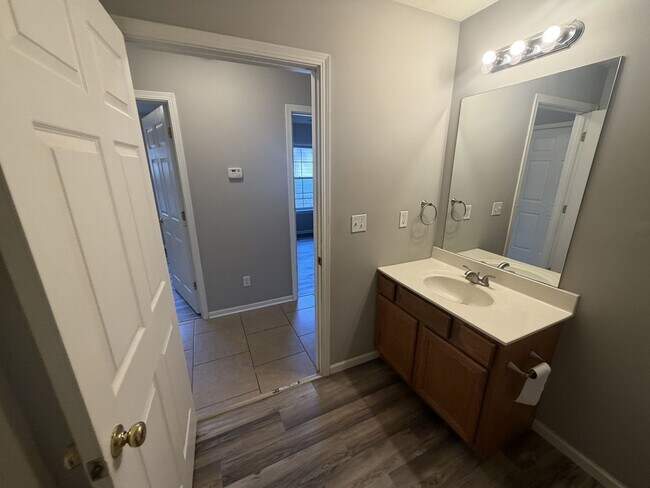 Building Photo - 2BR/1BA Duplex Home in Hallsville, MO