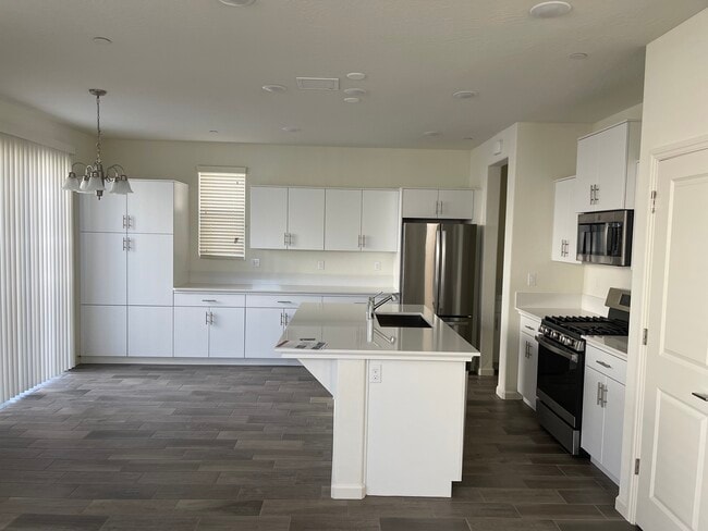 Building Photo - 2014 N Ralph Ln