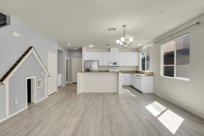 Building Photo - 1704 Cal Orchid Pl