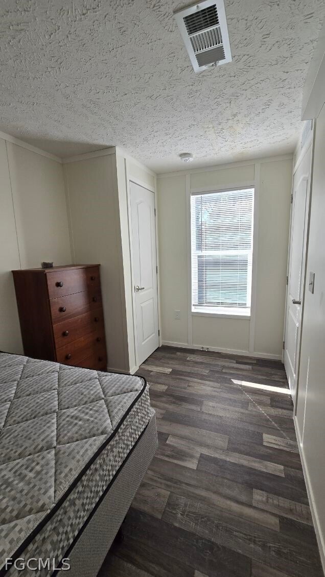 Building Photo - 4850 Pioneer 16th St