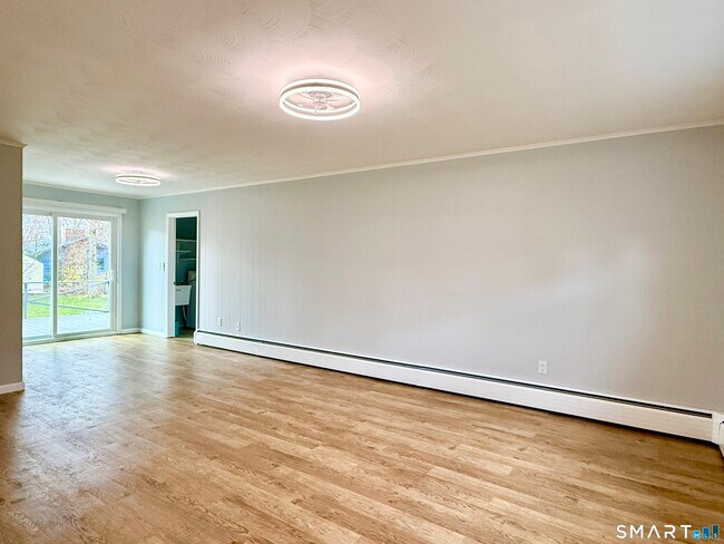 Building Photo - 47 Fuller Dr