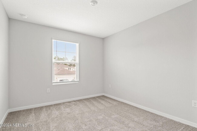 Building Photo - 14726 Cashew Ave