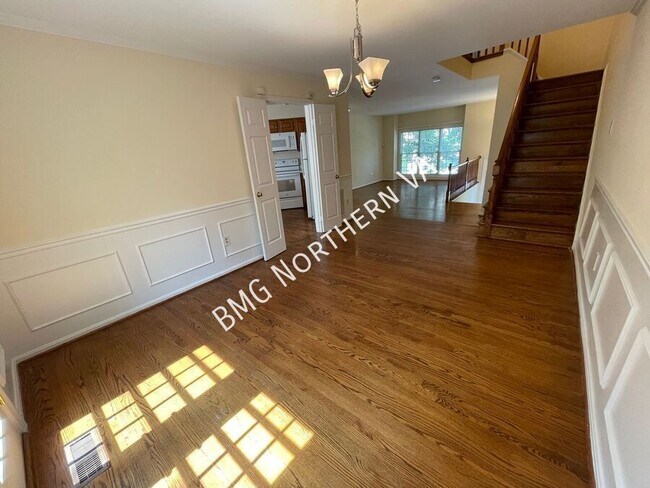 Building Photo - 2105 Kings Garden Way
