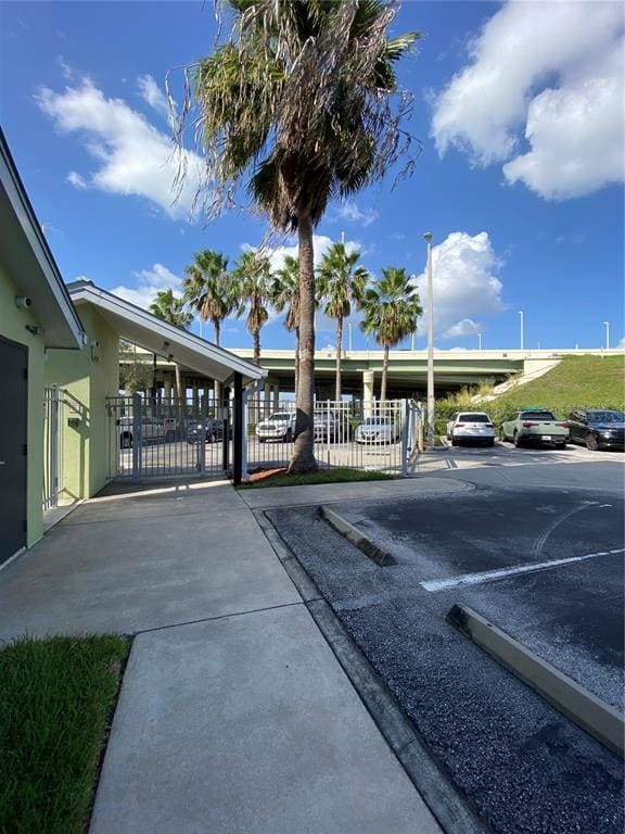 Building Photo - 1501 Doyle Carlton Dr