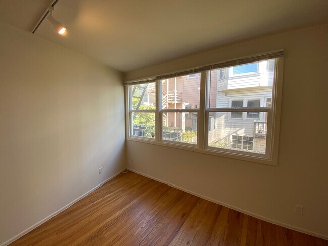 Building Photo - 175-177 PFEIFFER ST-4