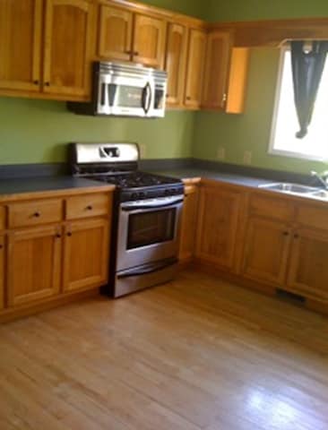 Building Photo - 193 Marlin St