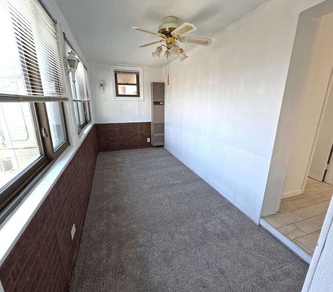 Building Photo - Beautiful Home Lowell Ave.