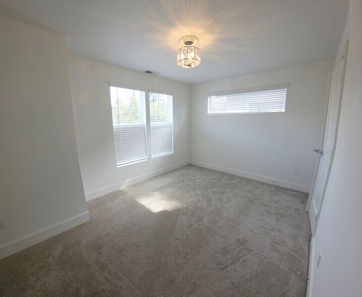 Bedroom #2 - 5846 SE Woodstock Blvd