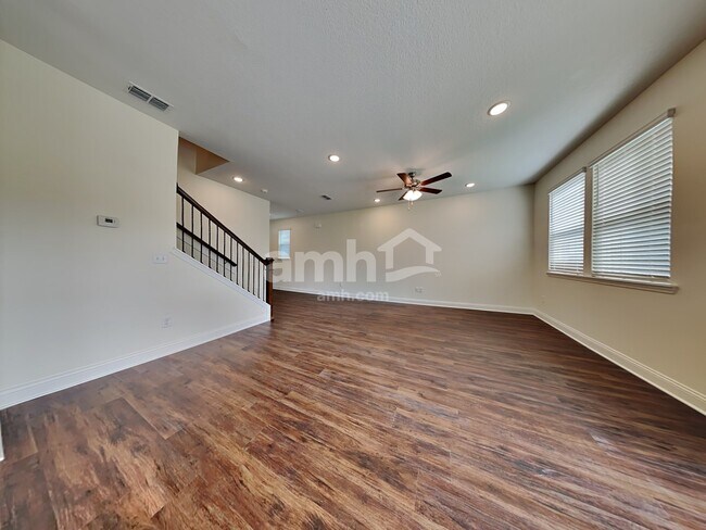 Building Photo - 425 Onate Cir