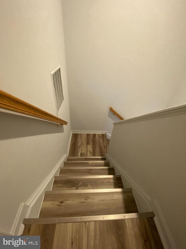 Building Photo - 5147 Mallards Landing Dr