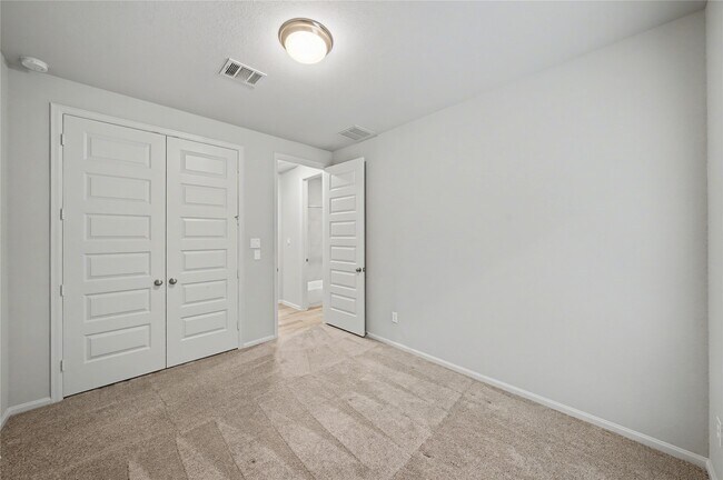 Building Photo - 31527 Splitting Willow Ln