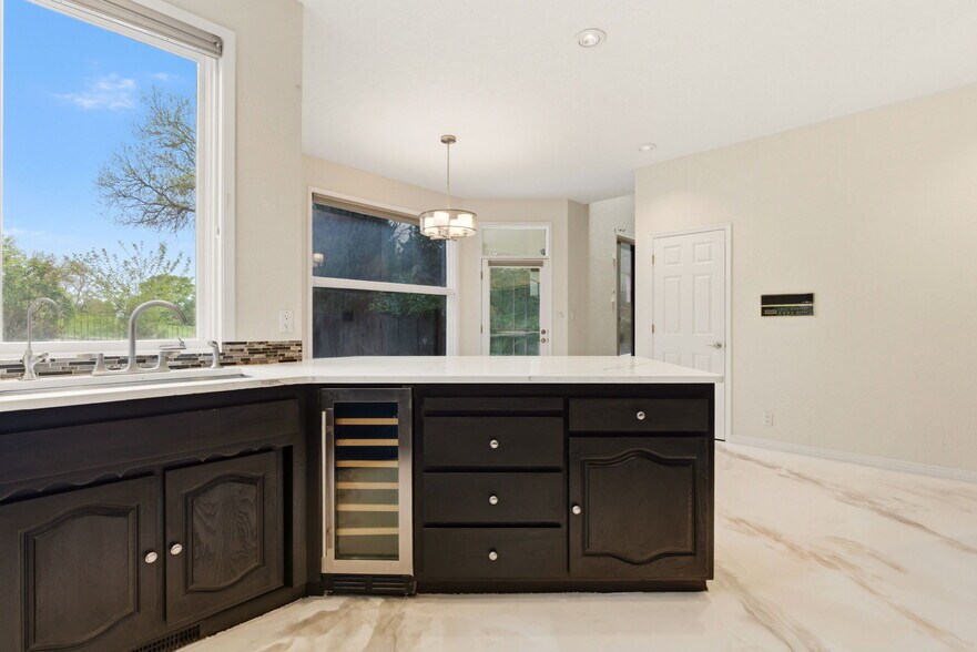 Building Photo - 9706 Tanoan Dr NE