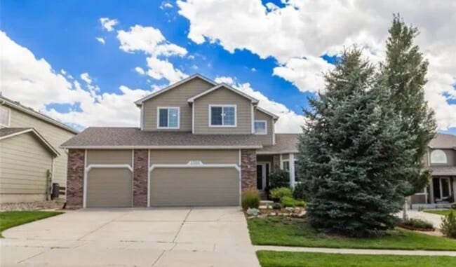 Building Photo - 1333 Lookout Springs Dr