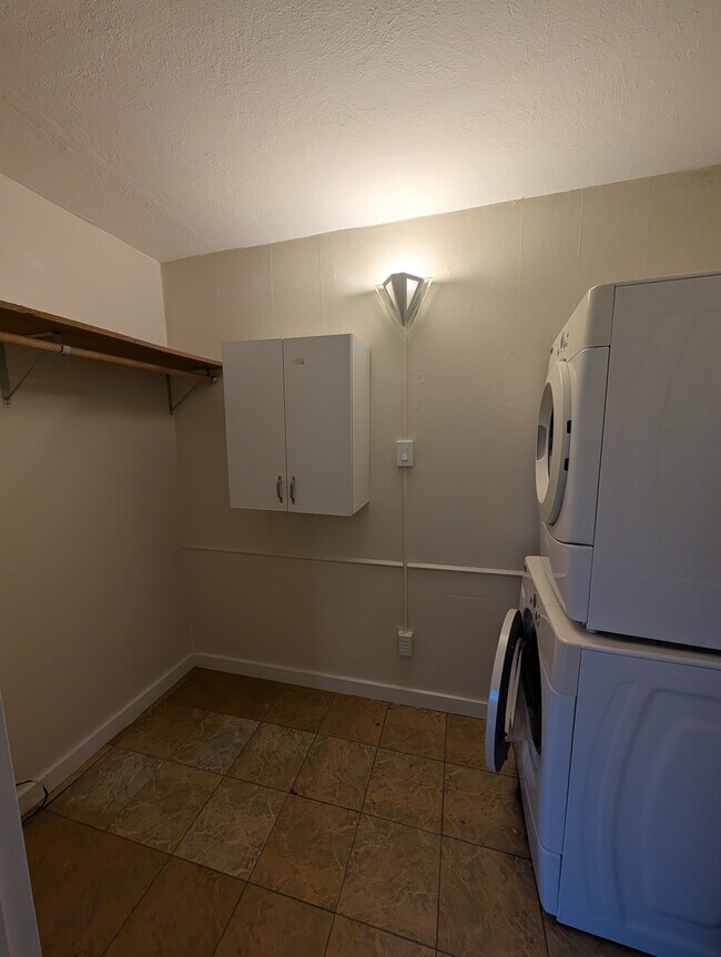 laundry room - 2005 SE Taylor St