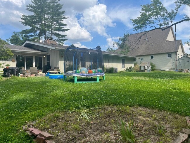 Building Photo - 1501 Fawnvalley Dr