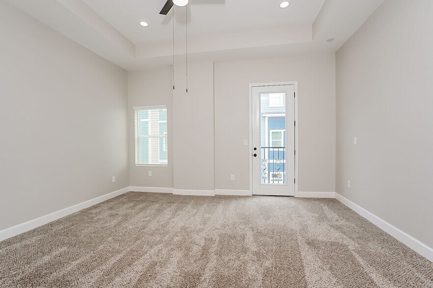 Building Photo - 2118 Oatfield Dr