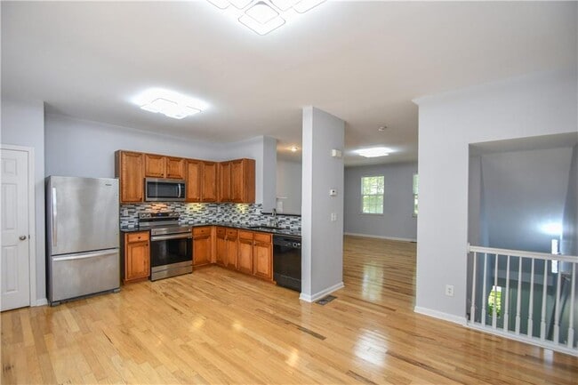 Building Photo - 2201 Landing Walk Dr