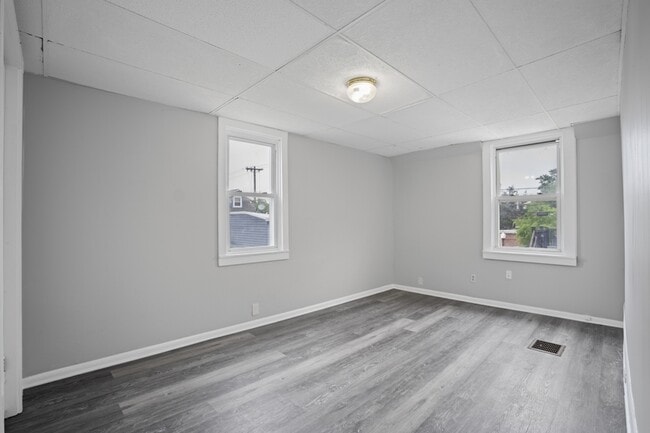 Building Photo - 235 Monmouth St
