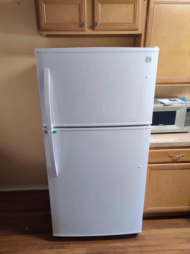 Building Photo - 3102 Via Helena Dr