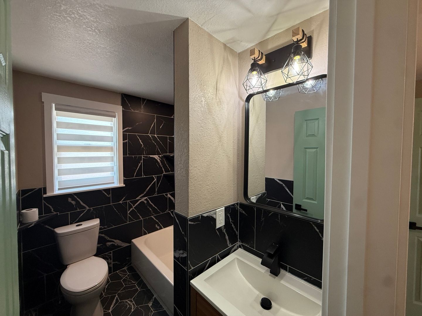 Building Photo - 39 Sunflower Rd