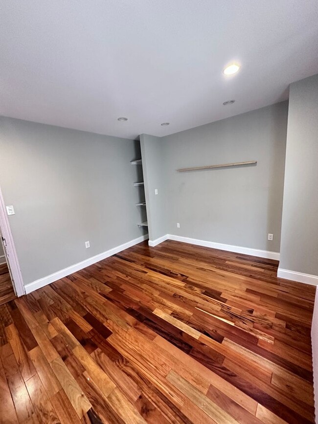 Building Photo - Charming 3 Bedroom Home in Mt.Joy!