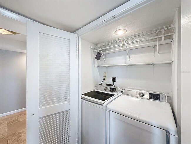 Building Photo - 201 W Laurel St