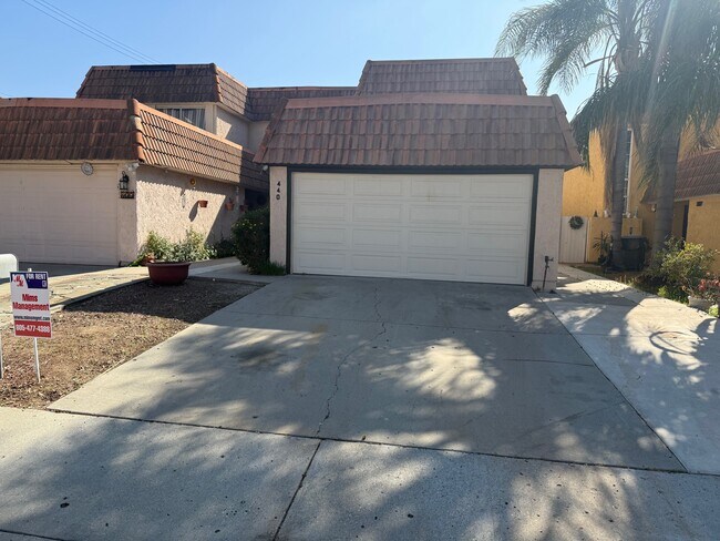 Primary Photo - 440 W Santa Barbara St