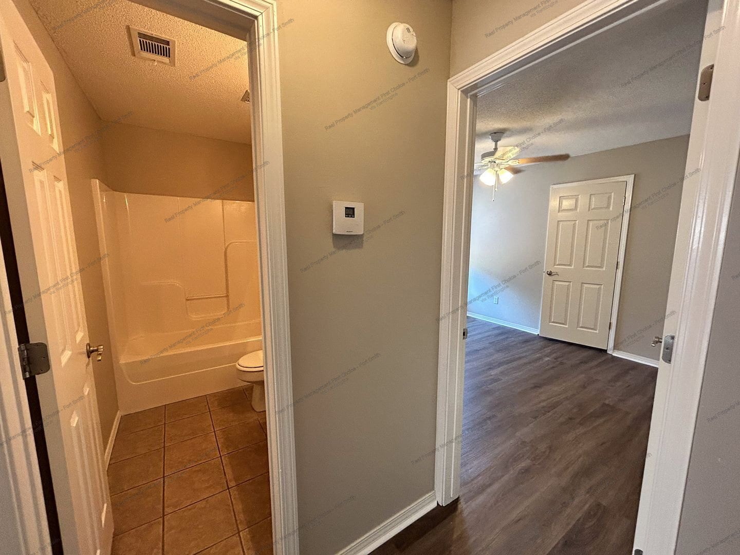 Building Photo - 1475 E Gate Dr