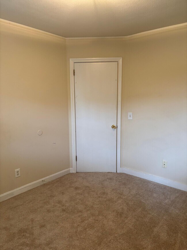 Building Photo - 2426 Peach Orchard Rd