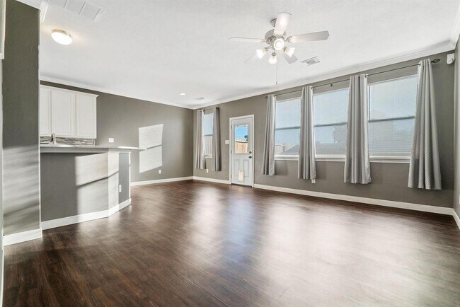Building Photo - 17139 Oakwood Chase Dr