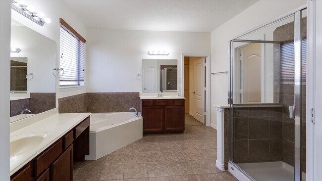 Building Photo - 13202 Indigo Creek Ln