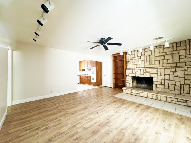 Building Photo - 10035 Geri Ln