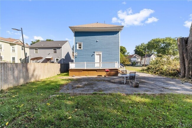 Building Photo - 319 Merriman Ave