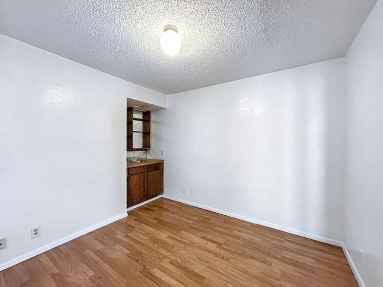 Building Photo - 1405B Braker Ln