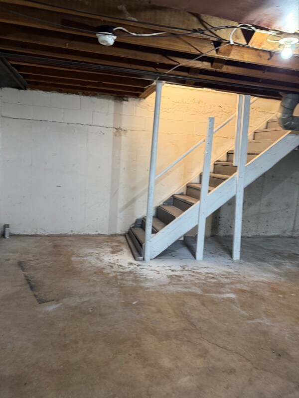 Building Photo - 703 S Hydraulic Ave