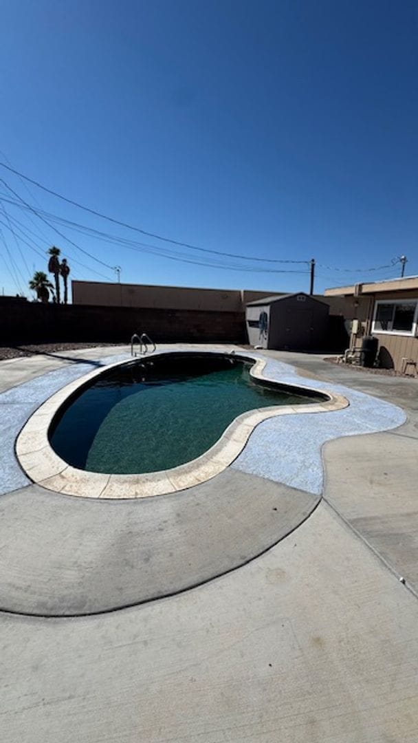 Building Photo - LONG TERM! 3 Bedroom 3 Bath Pool Home!