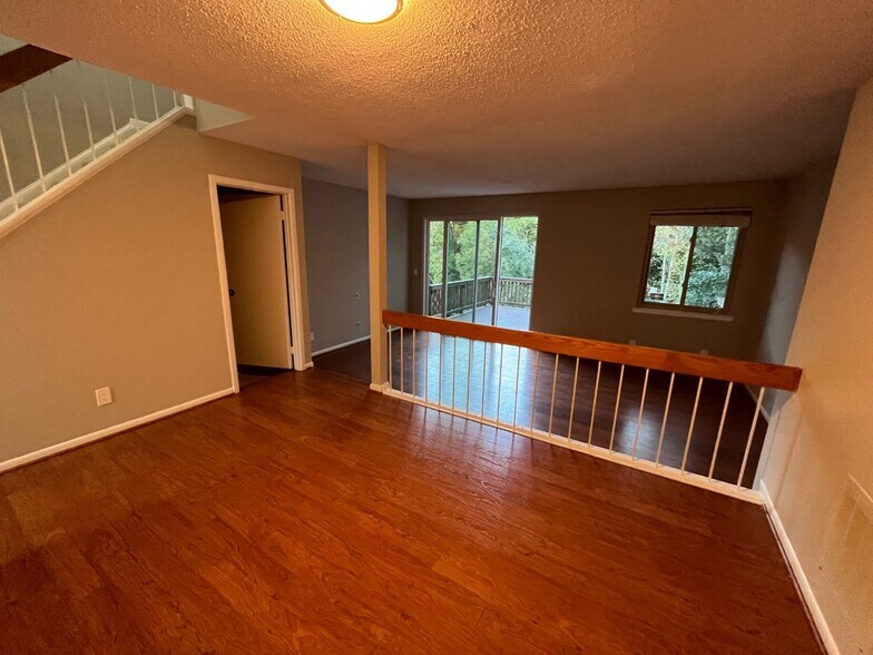 Building Photo - 3085 Bridgeton Ct