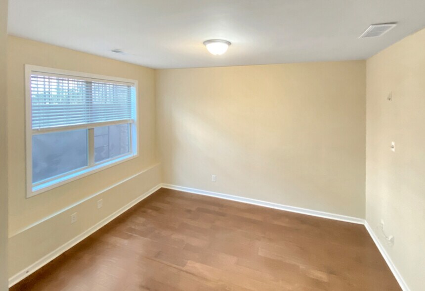 Building Photo - 1197 Lavista Cir NE
