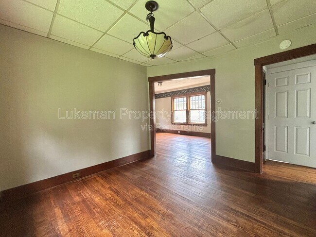 Building Photo - 819 Hoffman Ct