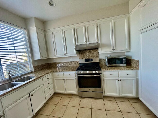 Building Photo - 509 Breakwater Dr