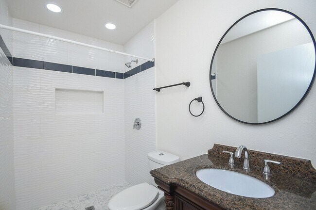 Building Photo - 6306 Spruce Manor Ln