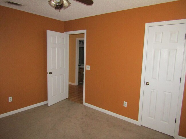 Building Photo - 1201 Desert Storm Dr