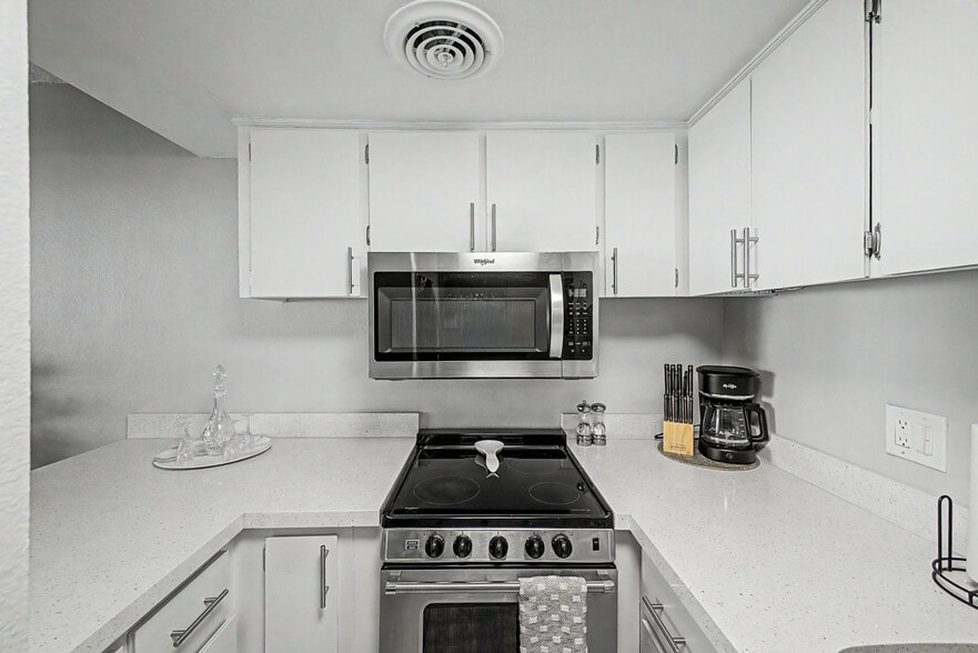 Building Photo - 3737 E Turney Ave