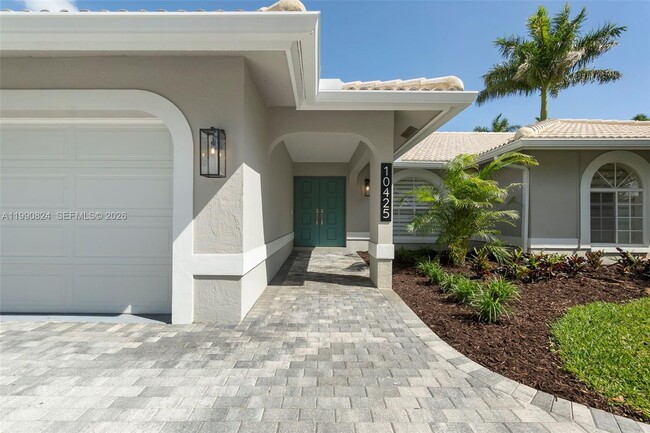 Building Photo - 10425 NW 48th Manor