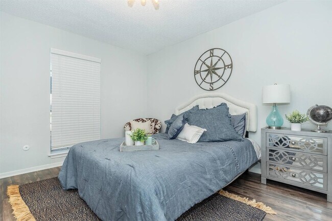 Building Photo - 3001 Hillcroft St